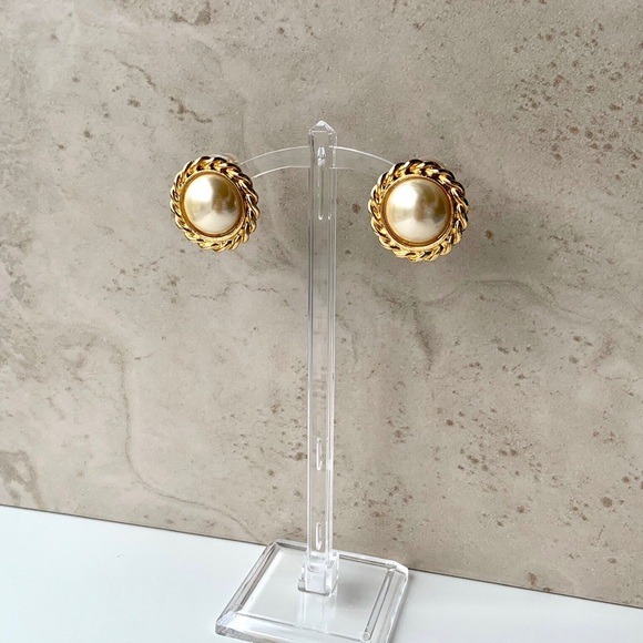 Classic gold rimmed faux pearl clip earrings - Picture 3 of 6